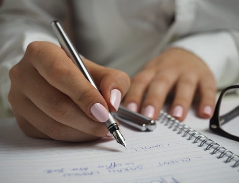 Grammaire : nuances de ‘informations à votre disposition’